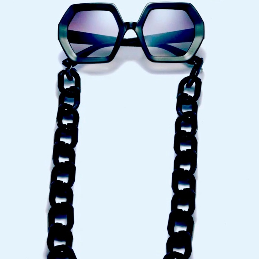 Chunky Chained Shades. Black